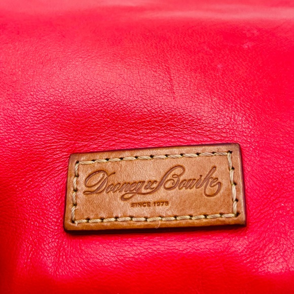 $SALE$DOONEY & BOURKE SALMON CROSSBODY REVERSIBLE PURSE WITH 2 POCKETS IN BACK - Picture 4 of 16